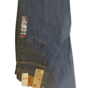 Men's Levi Relaxed Jeans NWT